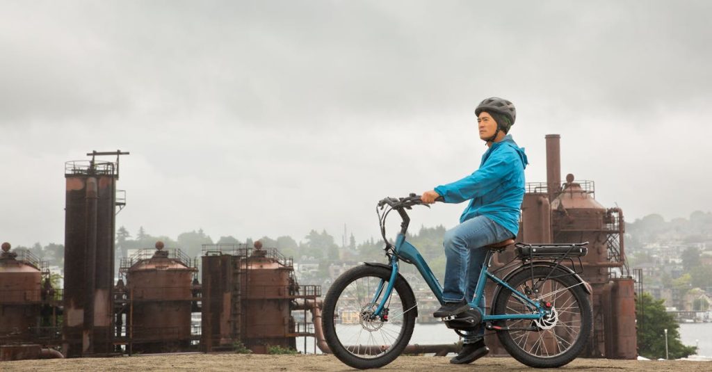 assurez votre vélo électrique avec une couverture adaptée pour rouler en toute sérénité. comparez les offres d'assurance vélo électrique en ligne facilement.