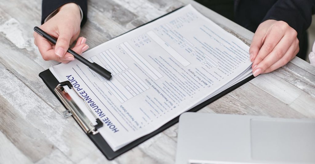 conseils et stratégies pour négocier efficacement votre assurance habitation afin d'obtenir la meilleure couverture au meilleur prix.