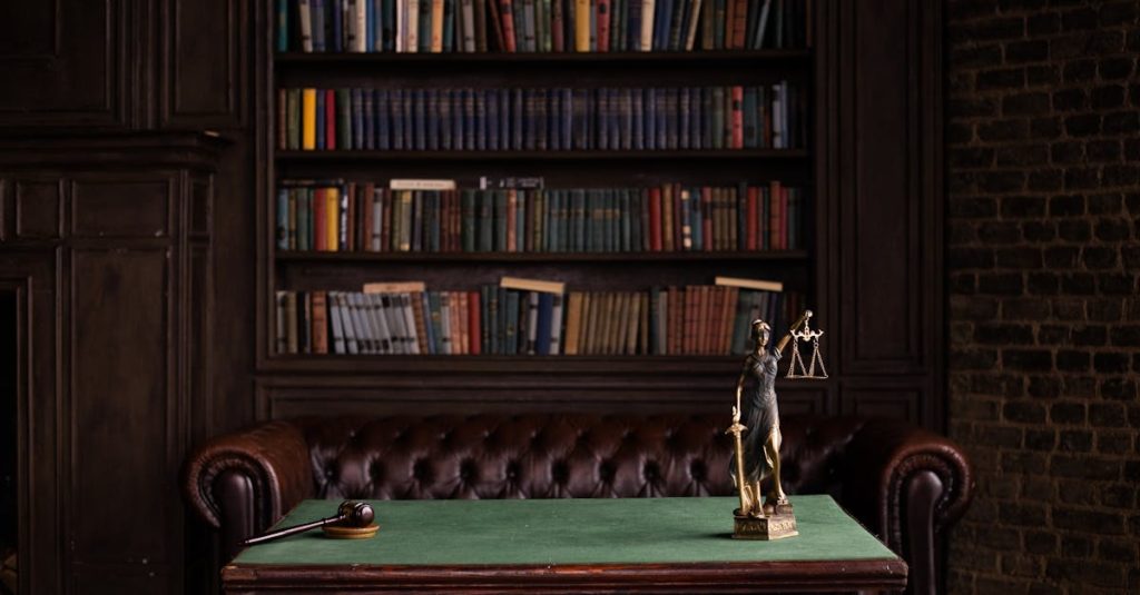 découvrez comment l'aide juridictionnelle peut vous assister pour accéder à la justice gratuitement ou à moindre coût, quels sont les critères d'éligibilité et comment faire une demande.