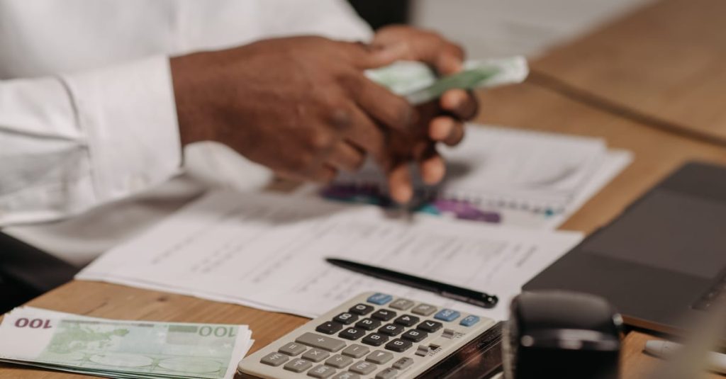 découvrez la protection de revenu : une assurance essentielle pour sécuriser vos revenus en cas d'incapacité de travail, garantissant votre stabilité financière.