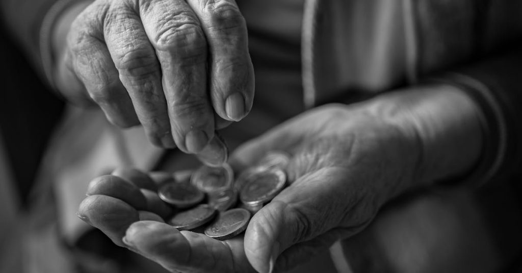 découvrez les meilleures stratégies pour épargner efficacement en vue de votre retraite et assurer votre avenir financier en toute sérénité.
